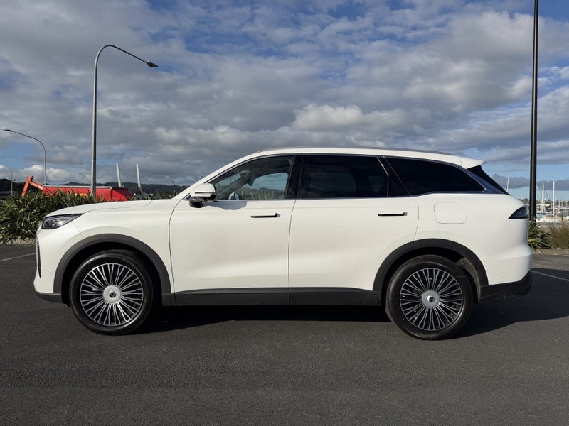 2026 Chery Tiggo 9 Ult PHEV/AWD/7Hd Csh image 3