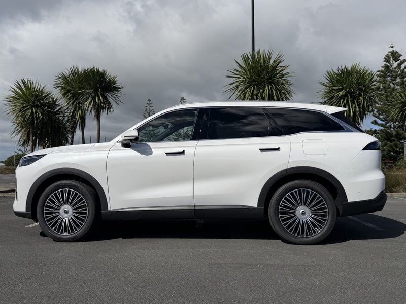 2026 Chery Tiggo 9 Ultimate PHEV/AWD/7Hd Csh image 3