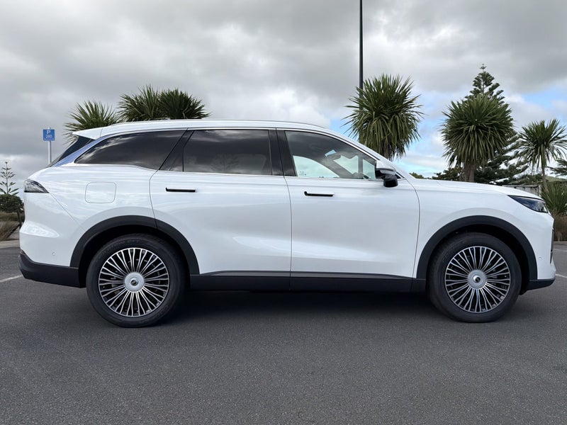 2026 Chery Tiggo 9 Ultimate PHEV/AWD/7Hd Csh image 5