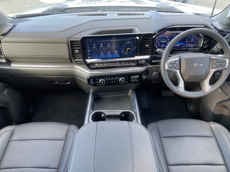 2026 Chevrolet Silverado 2500 HD LTZ Premium image 3