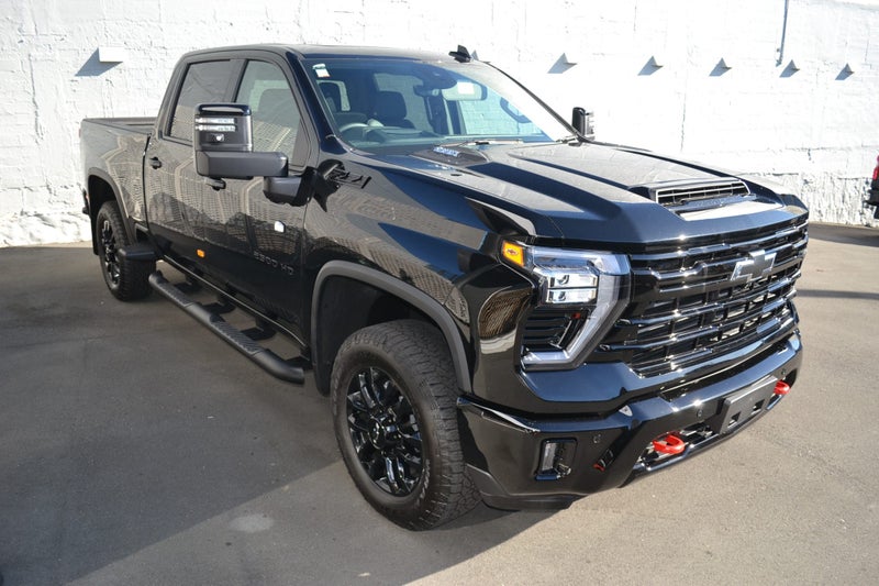 2026 Chevrolet Silverado 2500HD image 3