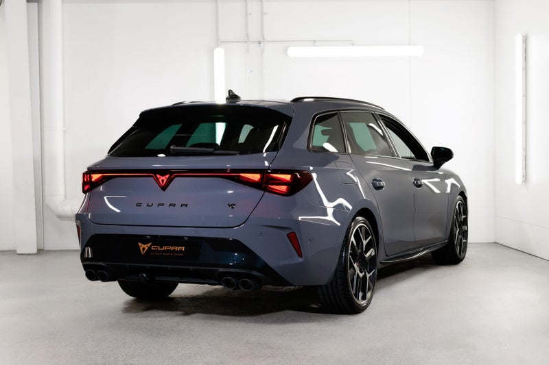 2026 Cupra Leon LEC VZ Sportstourer image 2
