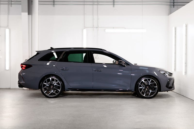 2026 Cupra Leon LEC VZ Sportstourer image 3