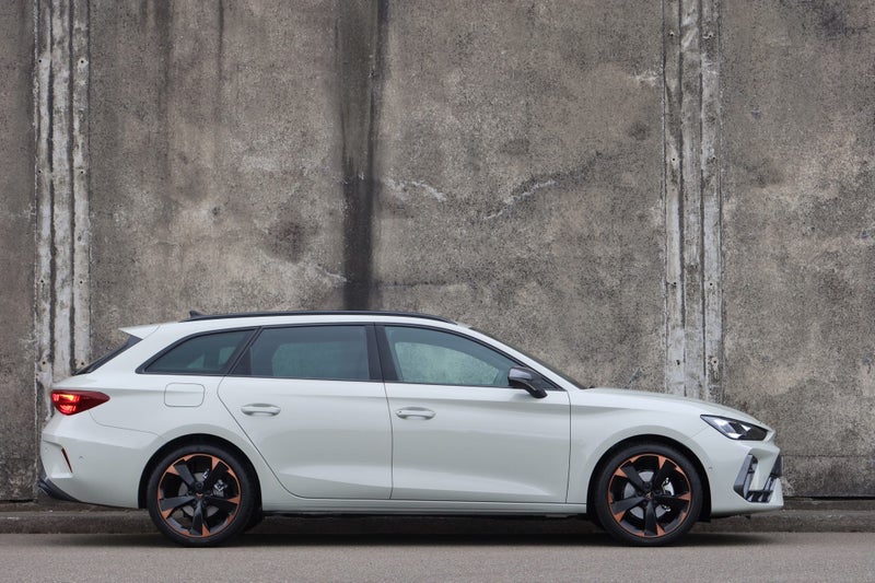 2026 Cupra Leon Sportstourer V Sportstourer image 2