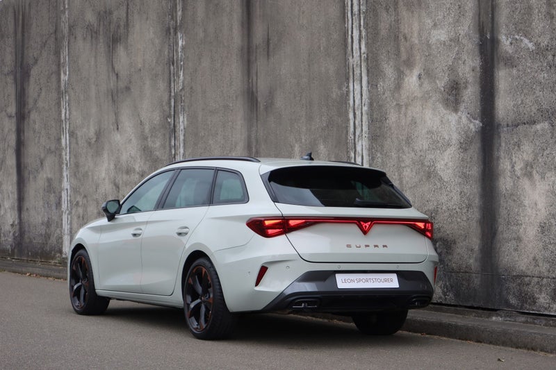 2026 Cupra Leon Sportstourer V Sportstourer image 3
