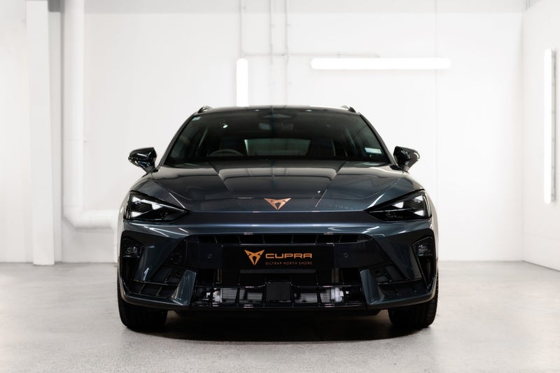 2026 Cupra Leon V Sportstourer image 3