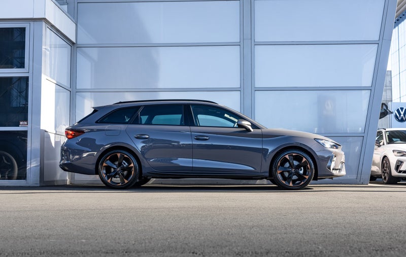 2026 Cupra Leon V Sportstourer 1.5 Petrol Turbo... image 3