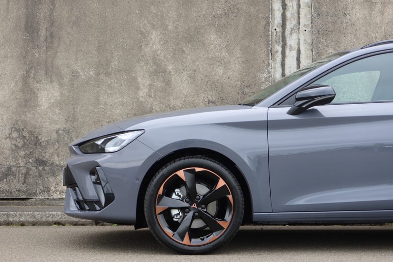 2026 Cupra Leon V Sportstourer image 4