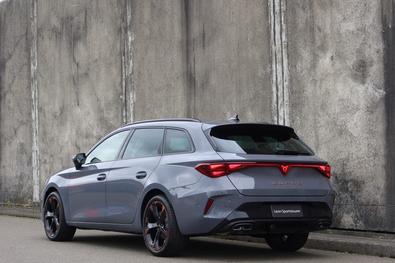 2026 Cupra Leon V Sportstourer image 5