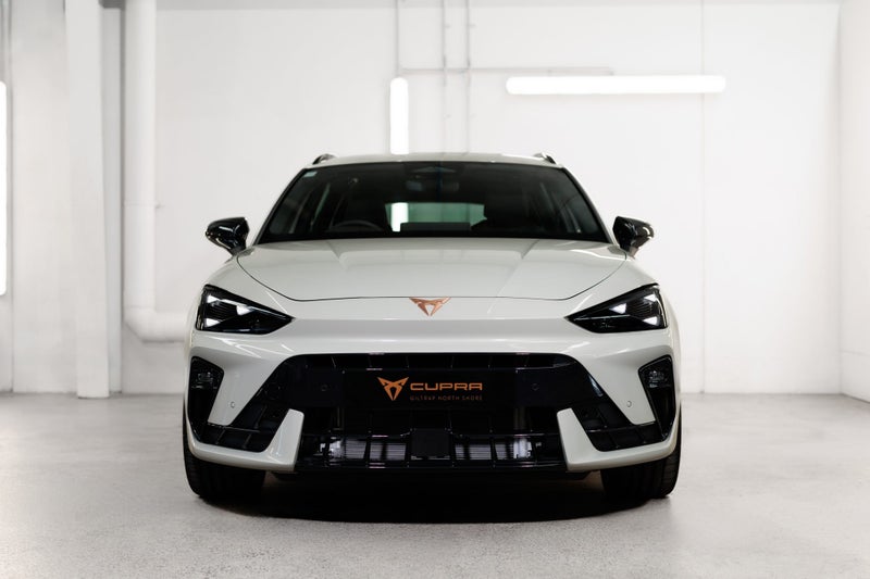 2026 Cupra Leon V Sportstourer Pantera Edtion image 3