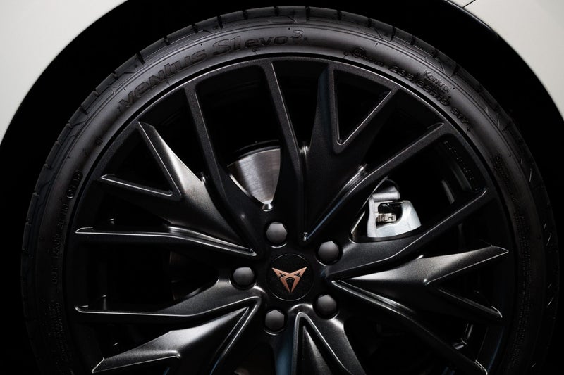 2026 Cupra Leon V Sportstourer Pantera Edtion image 5