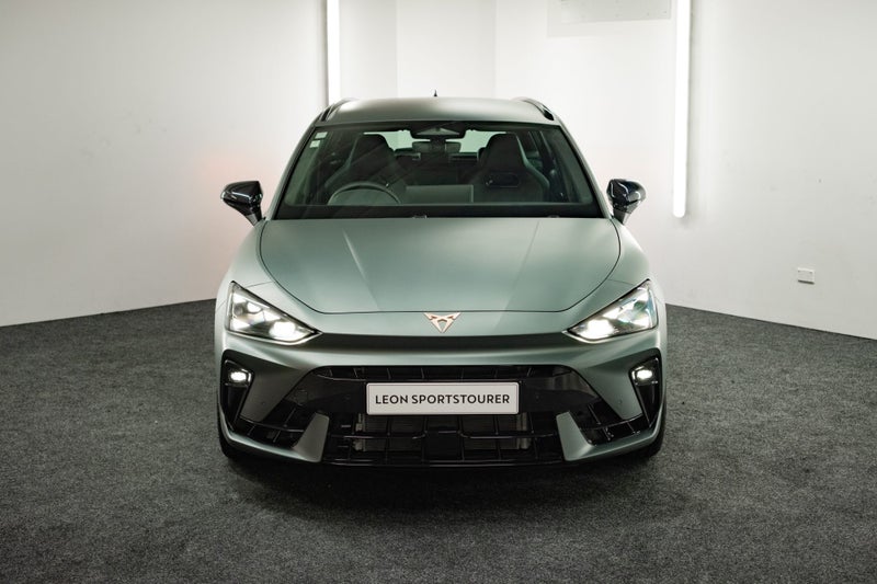 2026 Cupra Leon VZ Sportstourer image 2