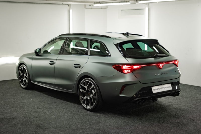 2026 Cupra Leon VZ Sportstourer image 3