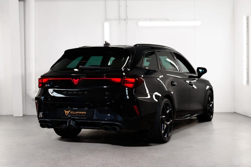 2026 Cupra Leon VZ Sportstourer image 2