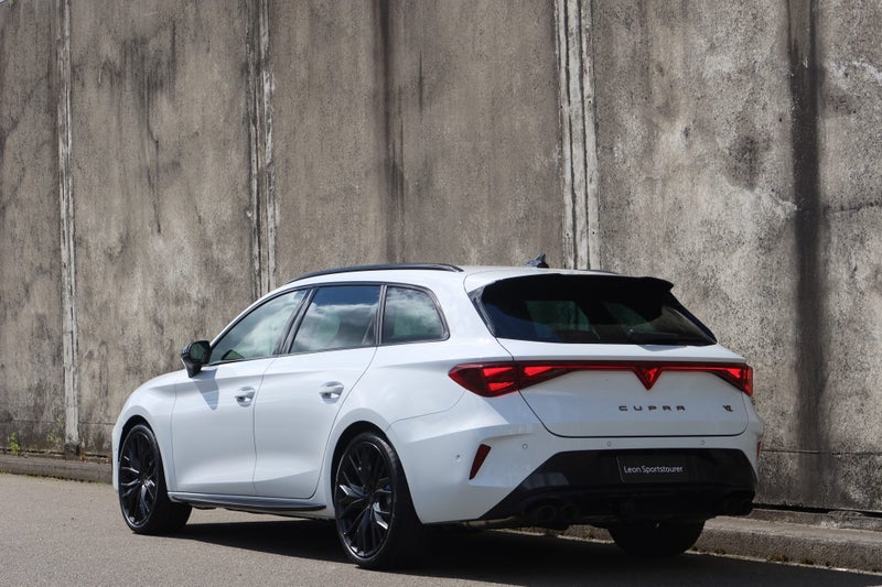 2026 Cupra Leon VZ Sportstourer image 5