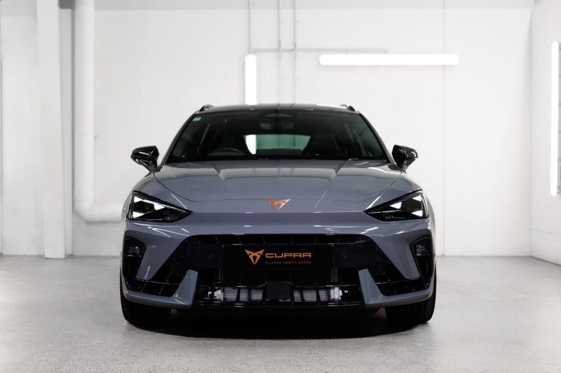 2026 Cupra Leon VZ Sportstourer Pantera Edition image 3