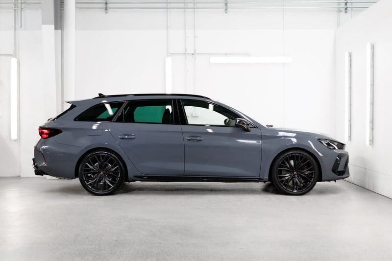 2026 Cupra Leon VZ Sportstourer Pantera Edition image 4