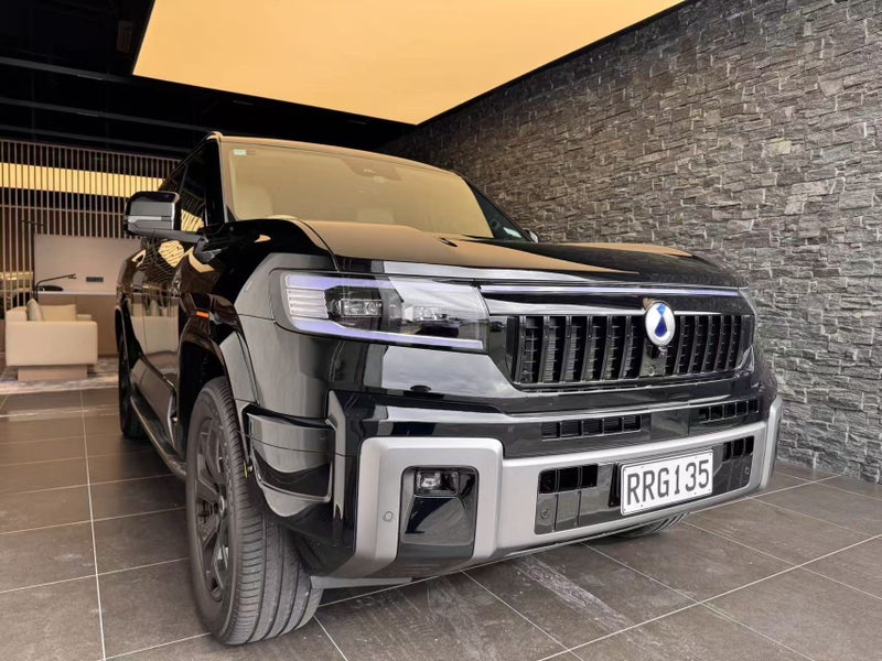 2026 DENZA B8 image 3