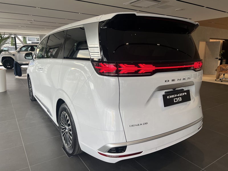 2026 DENZA D9 EV AWD image 5