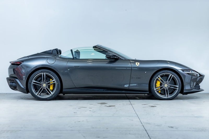 2026 Ferrari Roma Spider image 2