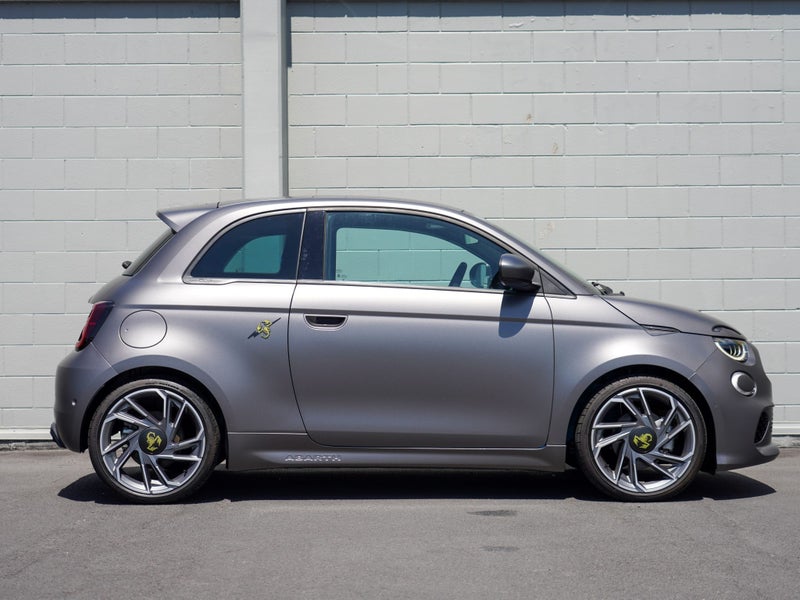 2026 Fiat 500e Abarth 3Dr A Hatch image 2
