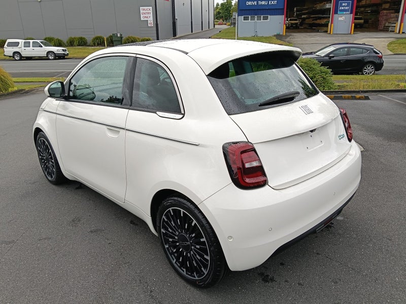 2026 Fiat 500e Icon 42KW image 4