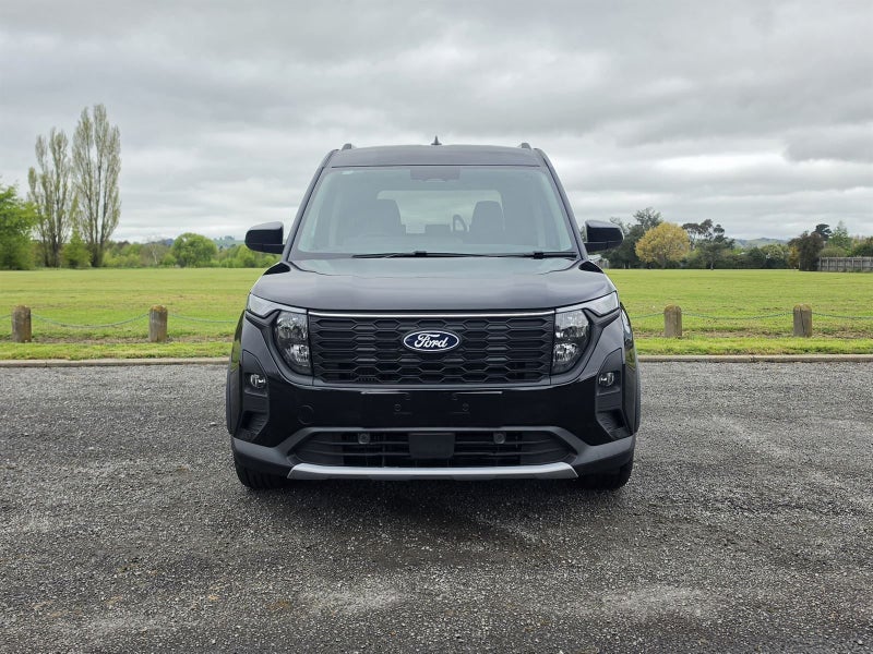 2026 Ford Courier TOURNEO image 2