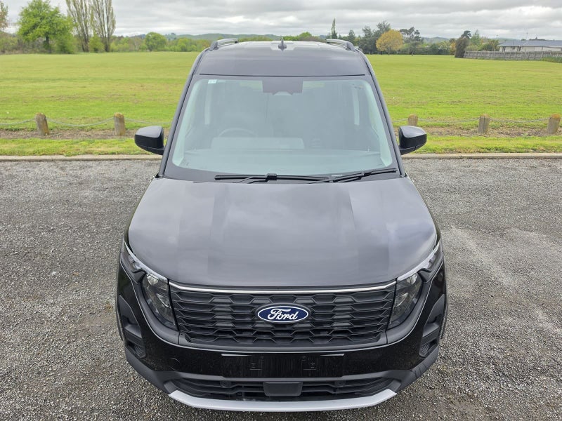 2026 Ford Courier TOURNEO image 3