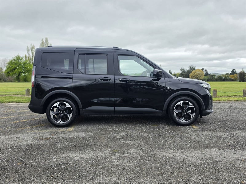 2026 Ford Courier TOURNEO image 5