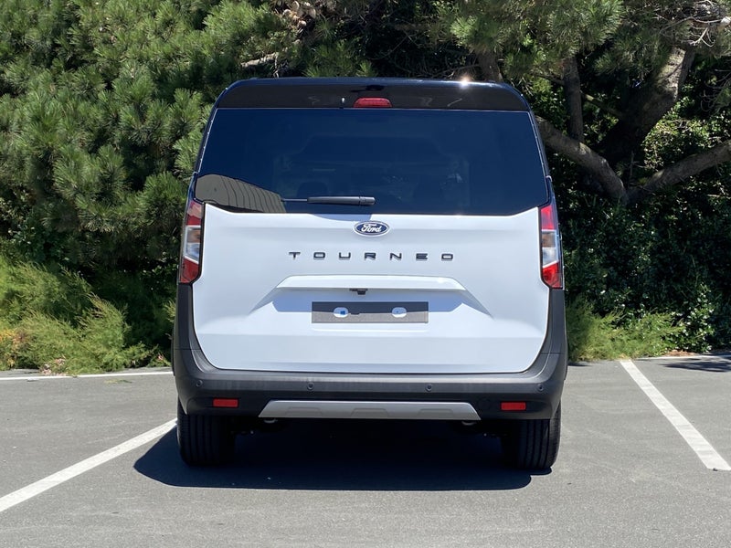 2026 Ford Courier Transit Custom Tourneo Active image 3
