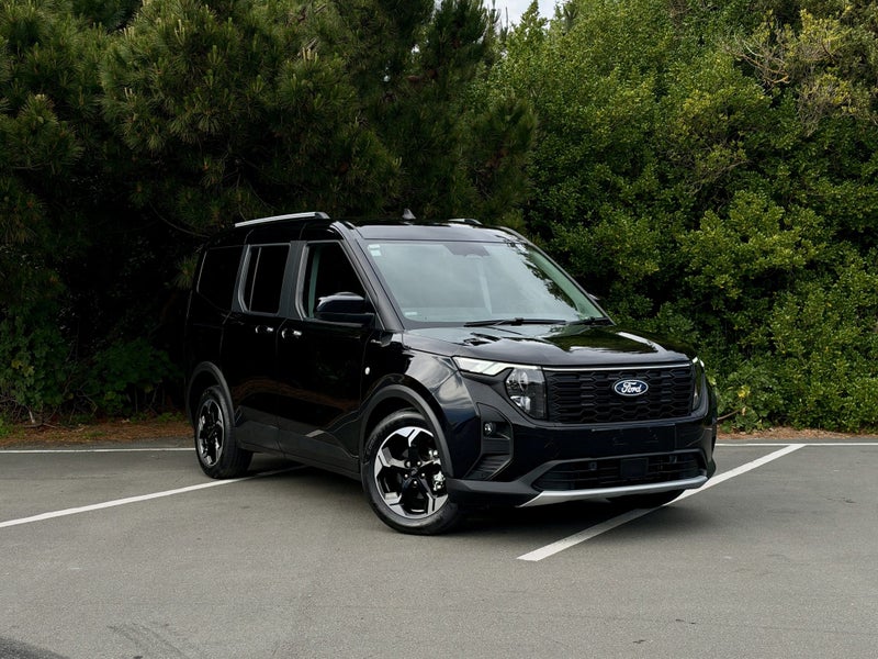 2026 Ford Courier Transit Custom Tourneo Active image 3