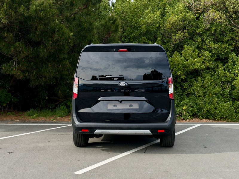 2026 Ford Courier Transit Custom Tourneo Active image 5