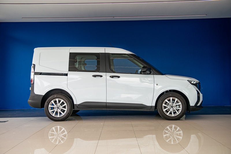 2026 Ford Courier TREND image 2
