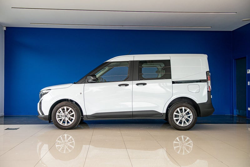 2026 Ford Courier TREND image 5