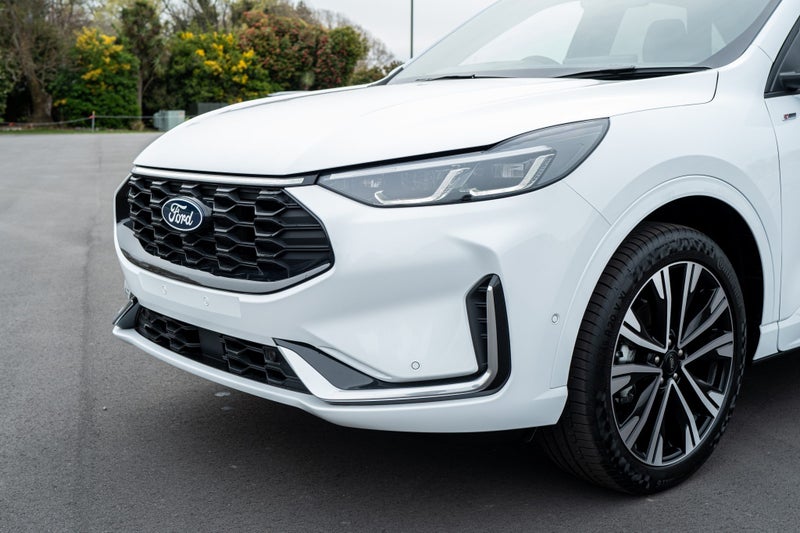 2026 Ford Escape St-Line X AWD FHEV image 5