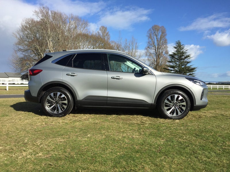 2026 Ford Escape TITANIUM 2.5L HYBRID image 4