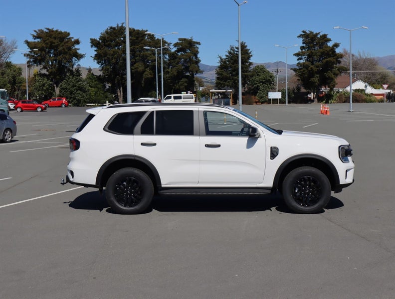 2026 Ford Everest ACTIVE image 2