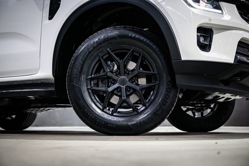 2026 Ford Everest Active image 2