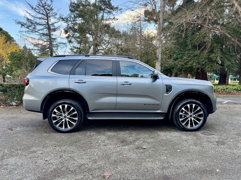 2026 Ford Everest PLATINUM image 5