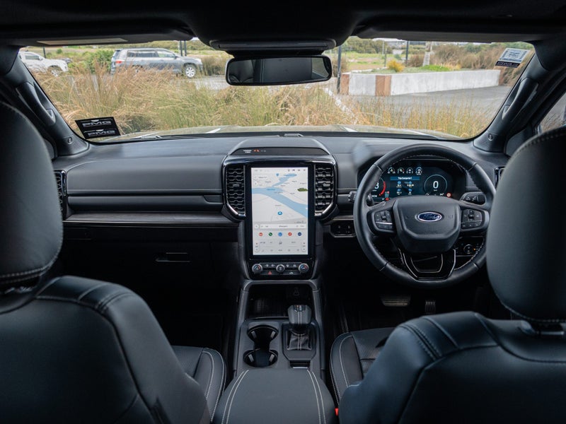 2026 Ford Everest Platinum image 2
