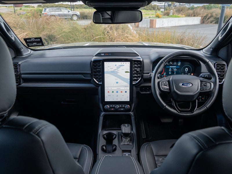 2026 Ford Everest Platinum image 2