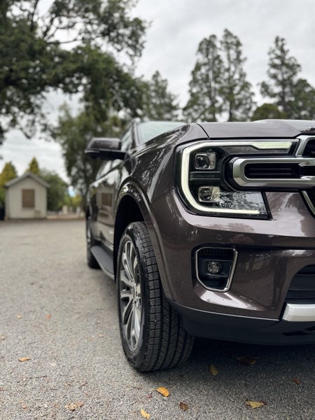 2026 Ford Everest PLATINUM image 2