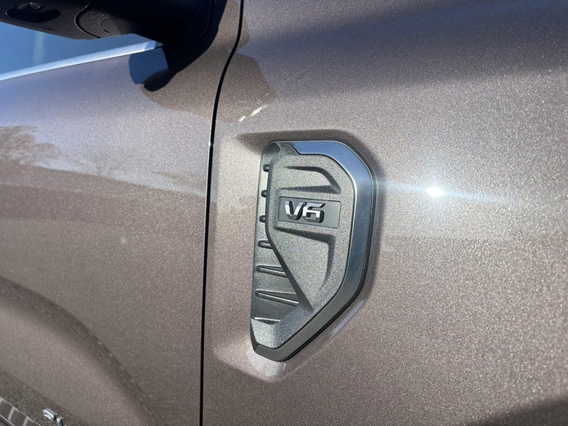 2026 Ford Everest Platinum 3.0D 4WD image 4