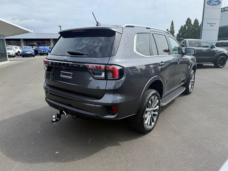 2026 Ford Everest PLATINUM image 3
