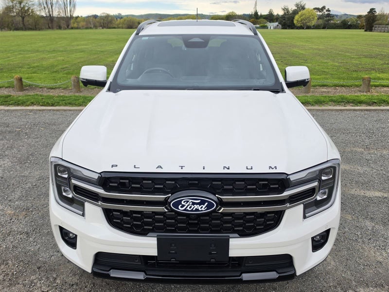 2026 Ford Everest PLATINUM image 3