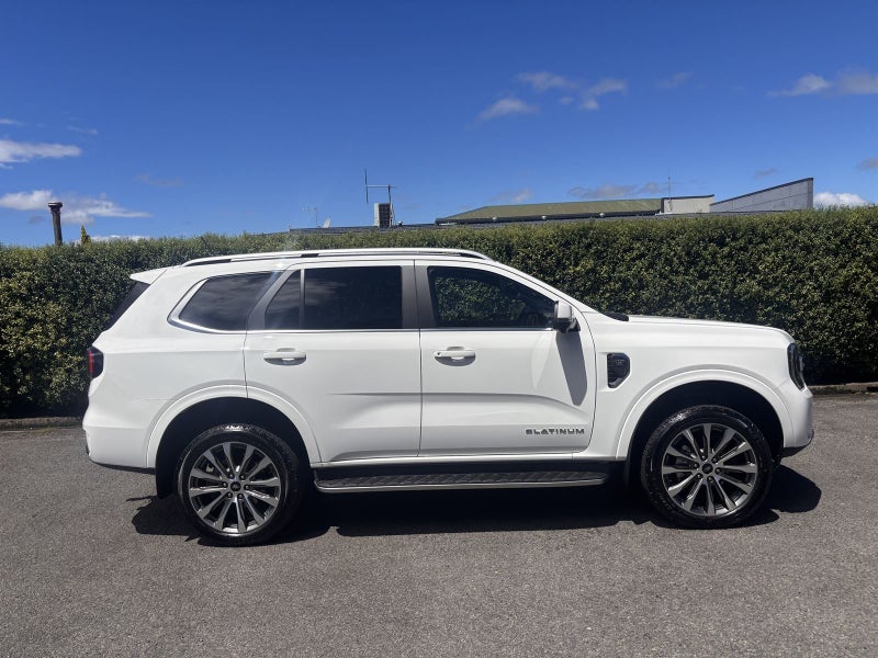 2026 Ford Everest PLATINUM image 2
