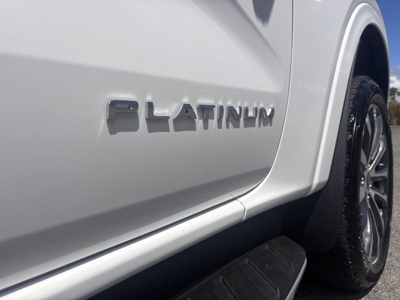 2026 Ford Everest PLATINUM image 5