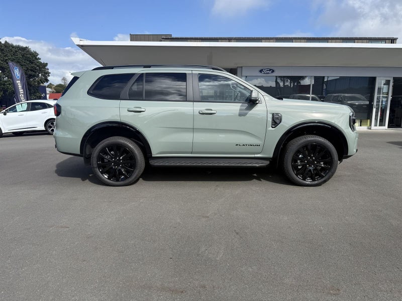 2026 Ford Everest PLATINUM image 2
