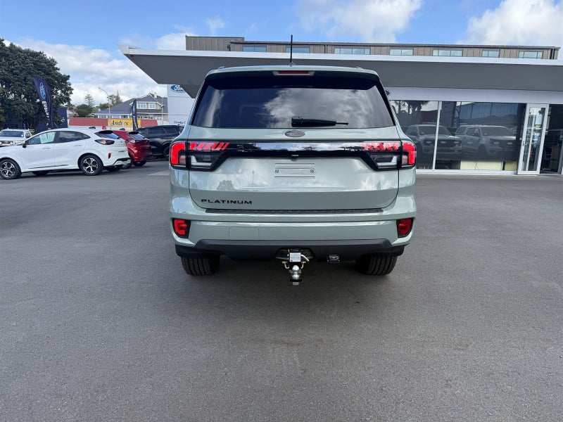 2026 Ford Everest PLATINUM image 3