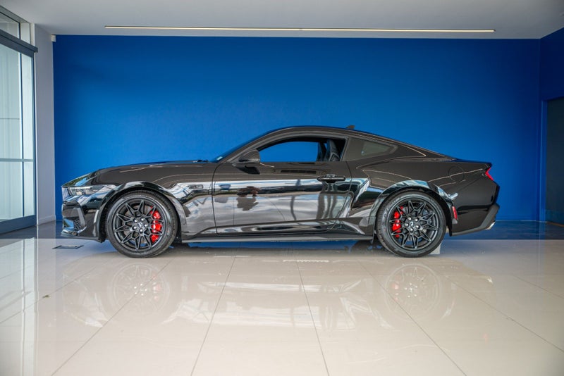 2026 Ford Mustang 5.0L FASTBACK BLACK EDITION image 4